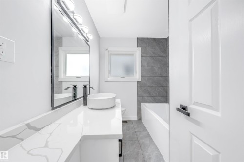4238 117 Avenue, Edmonton, AB - Indoor Photo Showing Bathroom