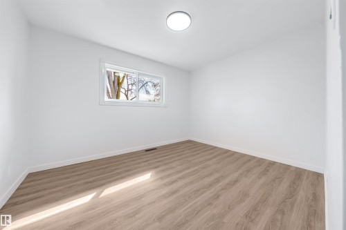 4238 117 Avenue, Edmonton, AB - Indoor Photo Showing Other Room