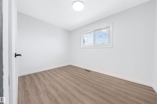 4238 117 Avenue, Edmonton, AB - Indoor Photo Showing Other Room