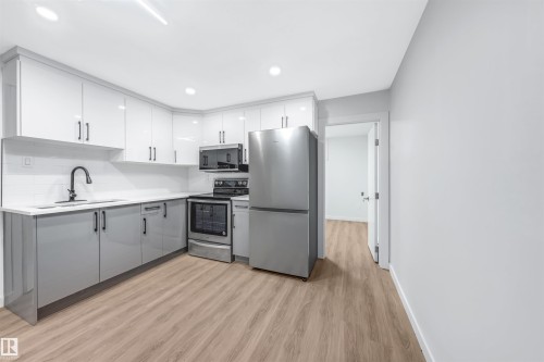 4238 117 Avenue, Edmonton, AB - Indoor Photo Showing Kitchen With Stainless Steel Kitchen