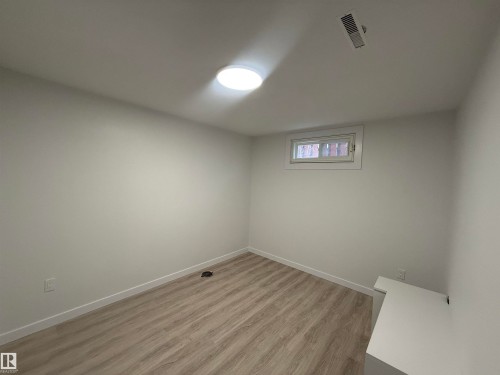 4238 117 Avenue, Edmonton, AB - Indoor