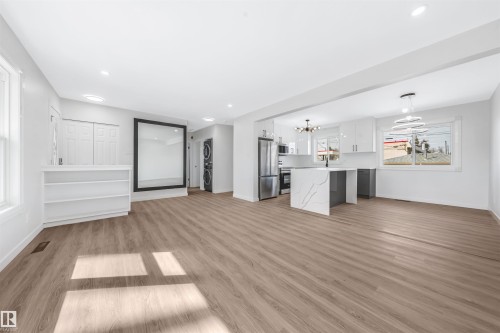 4238 117 Avenue, Edmonton, AB - Indoor