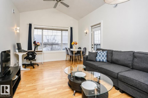 19 2565 Hanna Crescent, Edmonton, AB - Indoor Photo Showing Living Room