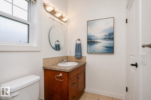 19 2565 Hanna Crescent, Edmonton, AB - Indoor Photo Showing Bathroom