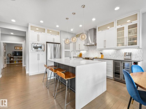 5921 Edmonds Crescent, Edmonton, AB - Indoor Photo Showing Kitchen With Upgraded Kitchen