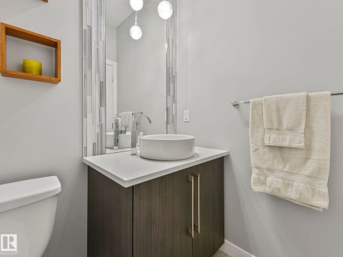 5921 Edmonds Crescent, Edmonton, AB - Indoor Photo Showing Bathroom