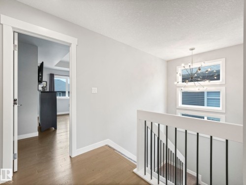 5921 Edmonds Crescent, Edmonton, AB - Indoor Photo Showing Other Room