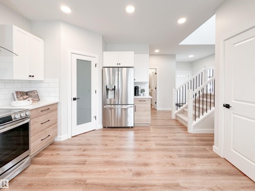 17223 81 Street, Edmonton, AB - Indoor Photo Showing Kitchen With Stainless Steel Kitchen