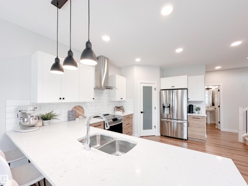 17223 81 Street, Edmonton, AB - Indoor Photo Showing Kitchen With Stainless Steel Kitchen With Double Sink With Upgraded Kitchen