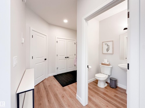 17223 81 Street, Edmonton, AB - Indoor Photo Showing Bathroom