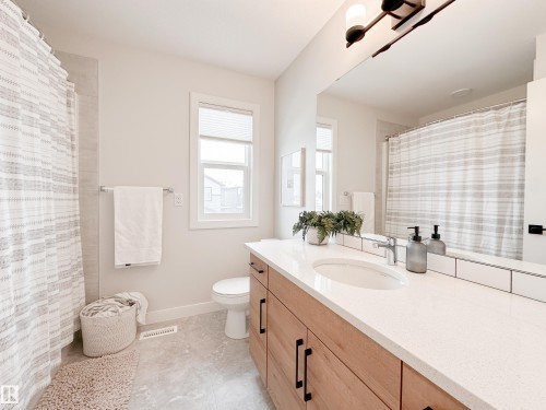 17223 81 Street, Edmonton, AB - Indoor Photo Showing Bathroom