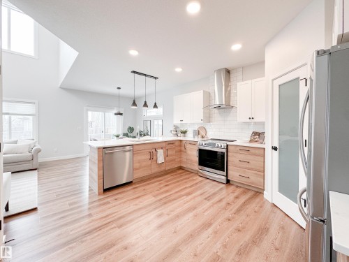 17223 81 Street, Edmonton, AB - Indoor Photo Showing Kitchen With Stainless Steel Kitchen With Upgraded Kitchen