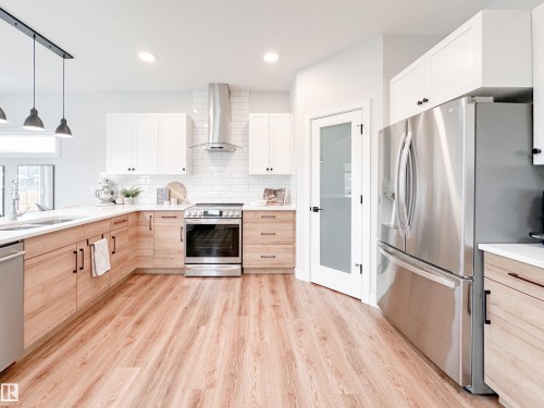 17223 81 Street, Edmonton, AB - Indoor Photo Showing Kitchen With Stainless Steel Kitchen With Double Sink With Upgraded Kitchen