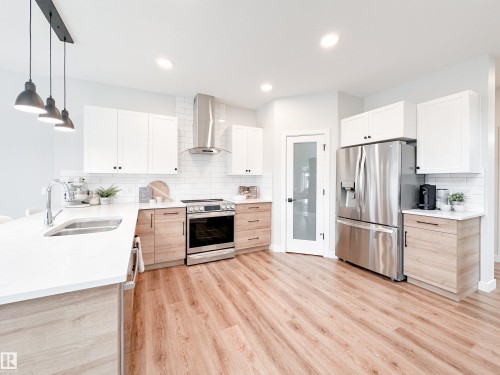 17223 81 Street, Edmonton, AB - Indoor Photo Showing Kitchen With Stainless Steel Kitchen With Double Sink With Upgraded Kitchen