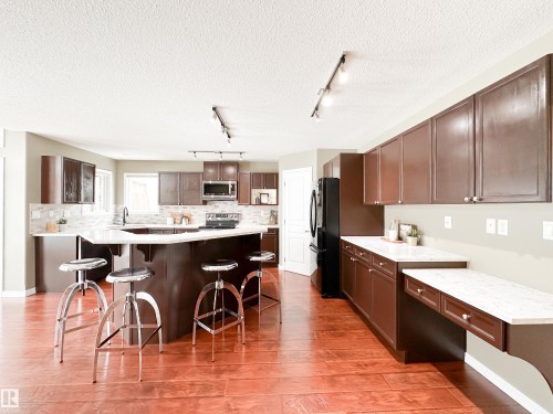 34 Eastgate Way, St. Albert, AB - Indoor Photo Showing Kitchen