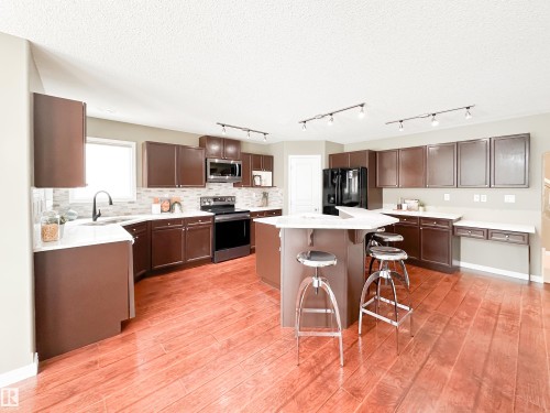 34 Eastgate Way, St. Albert, AB - Indoor Photo Showing Kitchen