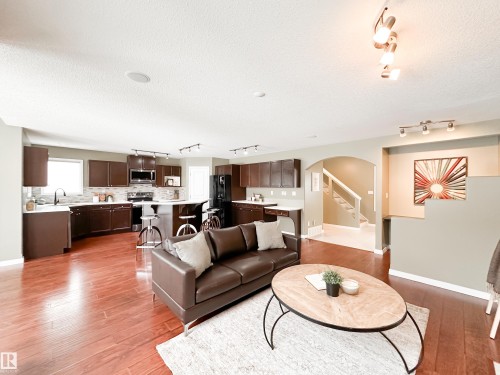 34 Eastgate Way, St. Albert, AB - Indoor Photo Showing Living Room