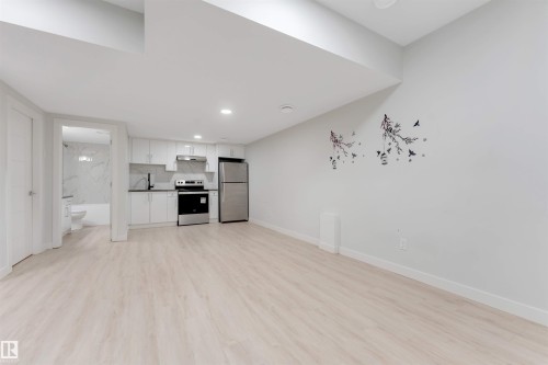 339 Roberts Wynd, Leduc, AB - Indoor Photo Showing Other Room