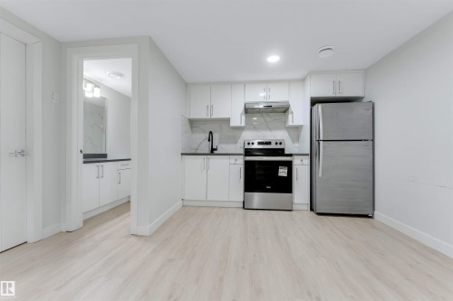 339 Roberts Wynd, Leduc, AB - Indoor Photo Showing Kitchen