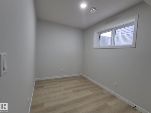 6379 King Wynd, Edmonton, AB - Indoor Photo Showing Other Room