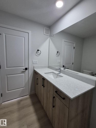 6379 King Wynd, Edmonton, AB - Indoor