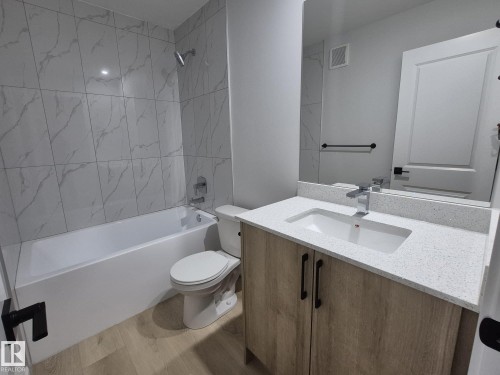 6379 King Wynd, Edmonton, AB - Indoor Photo Showing Bathroom
