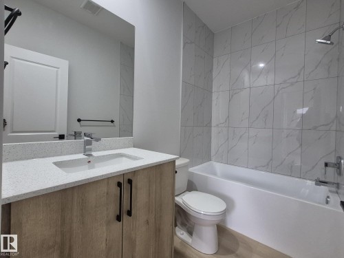 6379 King Wynd, Edmonton, AB - Indoor Photo Showing Bathroom