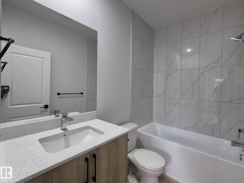 6379 King Wynd, Edmonton, AB - Indoor Photo Showing Bathroom