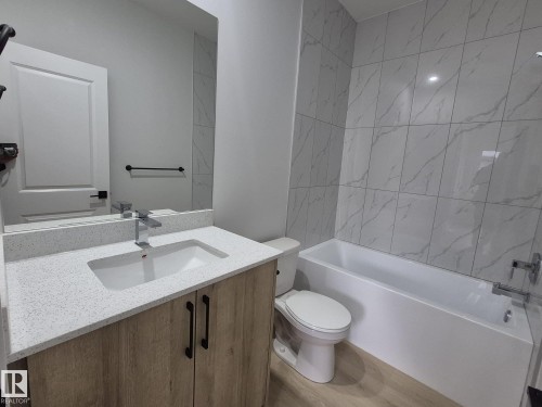 6379 King Wynd, Edmonton, AB - Indoor Photo Showing Bathroom