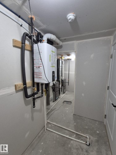 6379 King Wynd, Edmonton, AB - Indoor