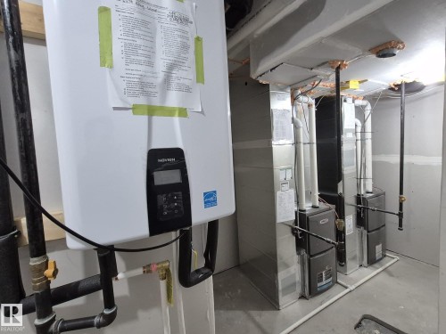 6379 King Wynd, Edmonton, AB - 