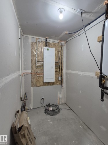 6379 King Wynd, Edmonton, AB - Indoor