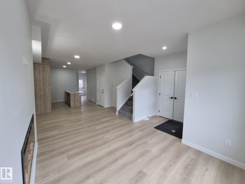 6379 King Wynd, Edmonton, AB - Indoor Photo Showing Other Room