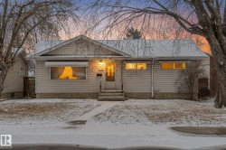 7909 160 Street  Edmonton, AB T5R 2G8