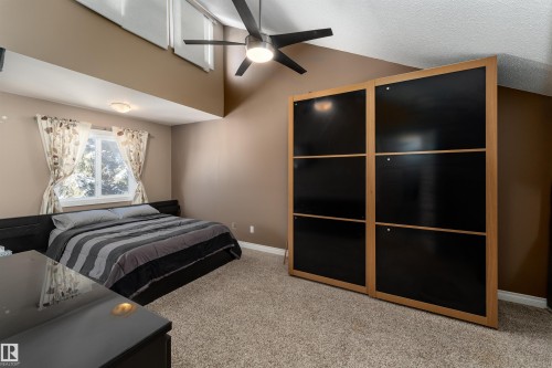 5359 Hill View Crescent, Edmonton, AB - Indoor Photo Showing Other Room