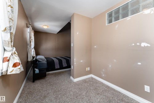 5359 Hill View Crescent, Edmonton, AB - Indoor Photo Showing Other Room