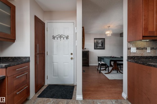 5359 Hill View Crescent, Edmonton, AB - Indoor