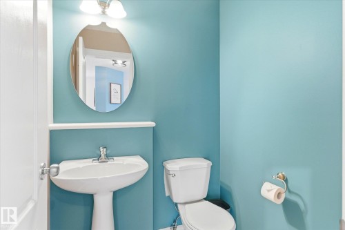 2550 Rabbit Hill Road, Edmonton, AB - Indoor Photo Showing Bathroom