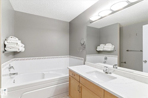 2550 Rabbit Hill Road, Edmonton, AB - Indoor Photo Showing Bathroom