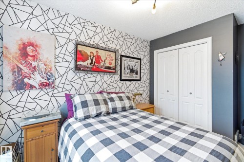 2550 Rabbit Hill Road, Edmonton, AB - Indoor Photo Showing Bedroom
