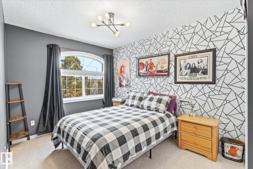 2550 Rabbit Hill Road, Edmonton, AB - Indoor Photo Showing Bedroom