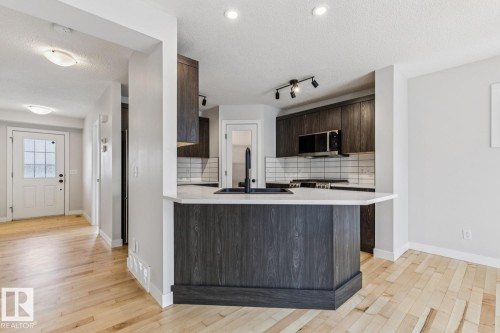 323 Avena Link, Leduc, AB - Indoor Photo Showing Kitchen