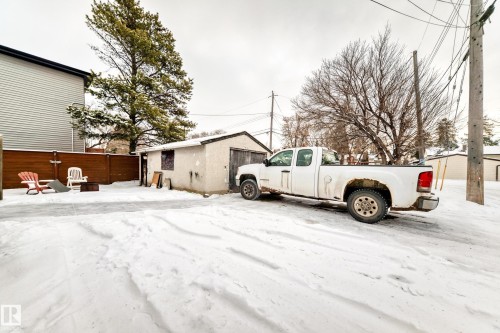 View of yard covered in snow - 15515 92A Avenue, Edmonton, AB - Outdoor