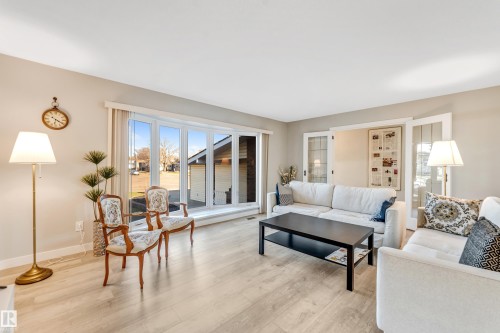 2404 80 Street, Edmonton, AB - Indoor Photo Showing Living Room