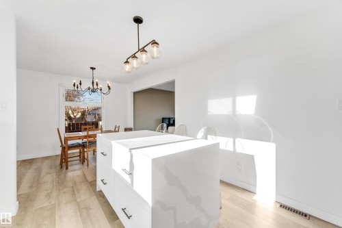 2404 80 Street, Edmonton, AB - Indoor