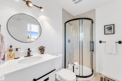 2404 80 Street, Edmonton, AB - Indoor Photo Showing Bathroom