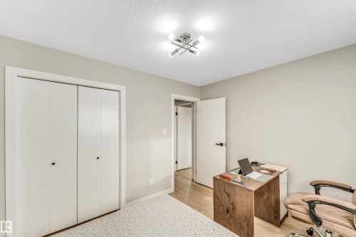 2404 80 Street, Edmonton, AB - Indoor