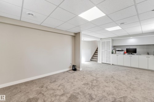 2404 80 Street, Edmonton, AB - Indoor