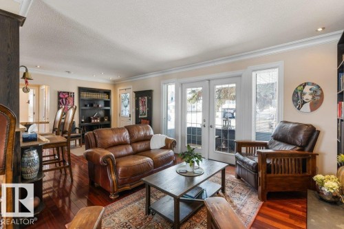 25 Mount Royal Drive, St. Albert, AB - Indoor Photo Showing Living Room