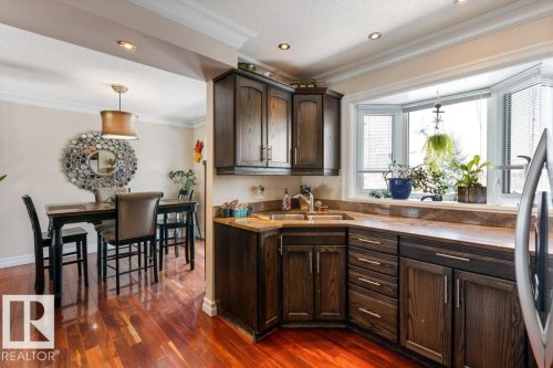 25 Mount Royal Drive, St. Albert, AB - Indoor Photo Showing Dining Room